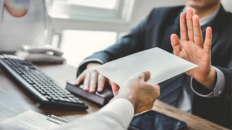 canndidato che non accetta una proposta di lavoro dal recruiter