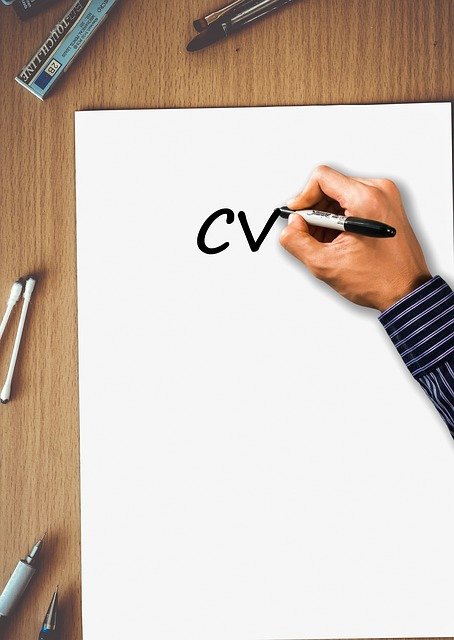 Come scrivere il primo curriculum